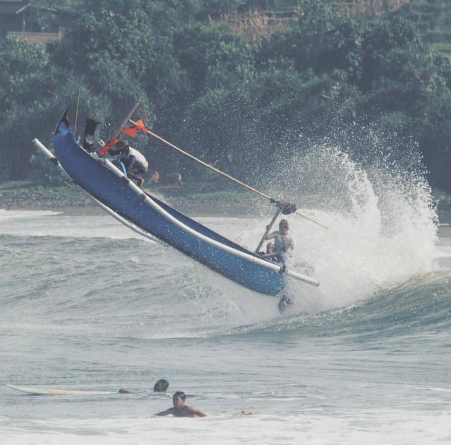 Surfers Villa Medewi Jembrana  Ngoại thất bức ảnh